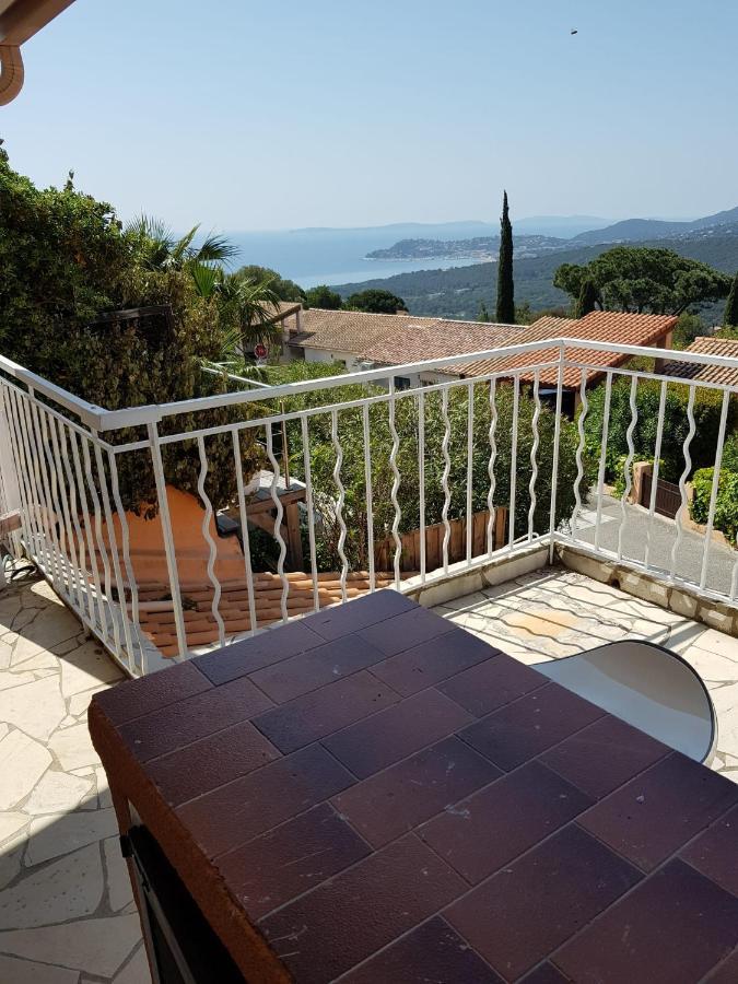 Villa Mit Grossartigem Panoramablick Auf Das Meer Und Direkt Am Pool لا كروا فالميه المظهر الخارجي الصورة